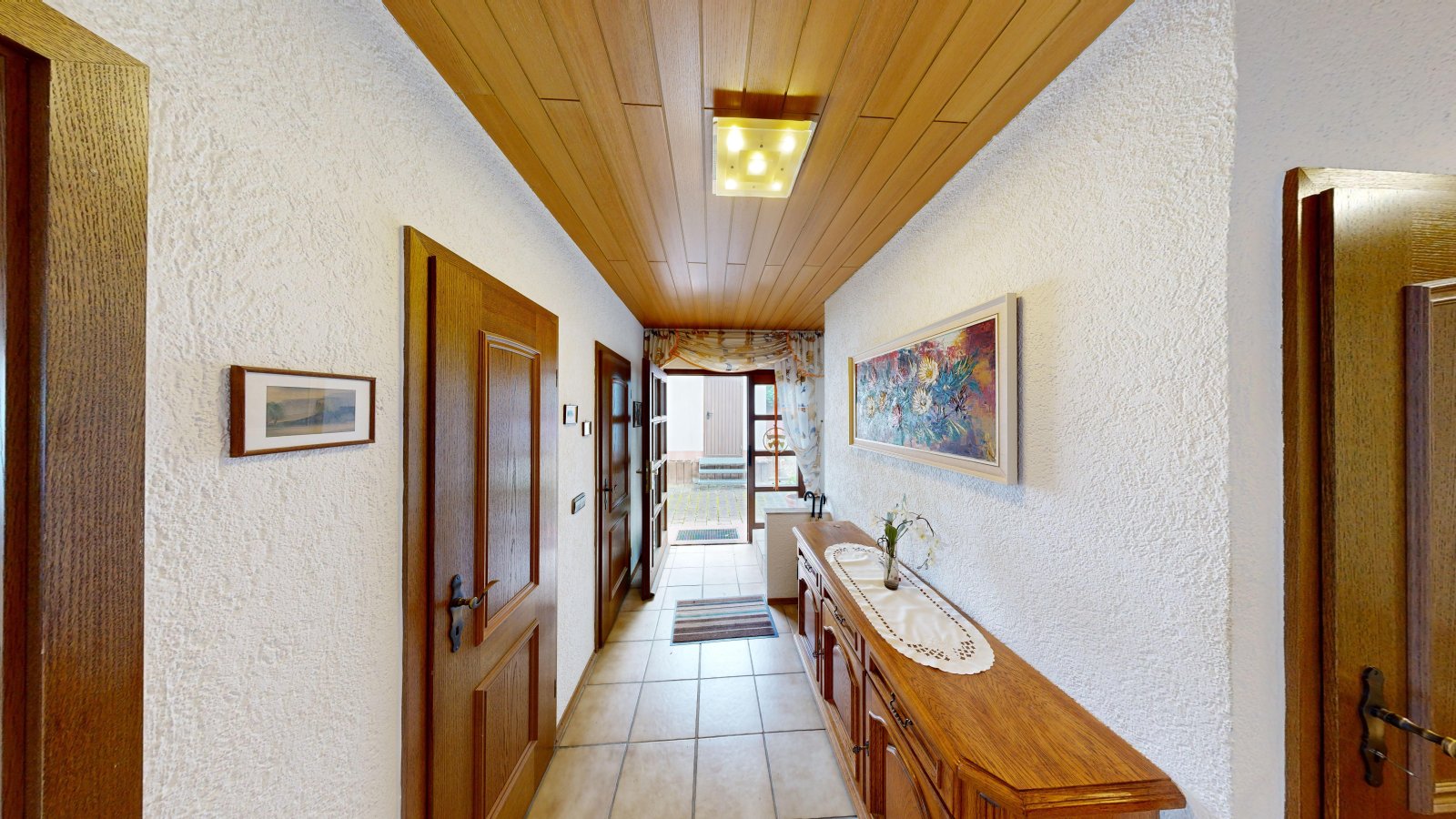 *VERKAUFT* | Einfamilienhaus mit 3 Garagen & Garten in idyllischer Waldrandlage