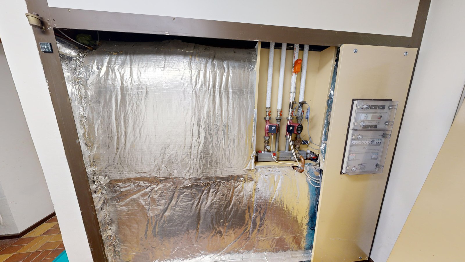 *VERKAUFT* | Einfamilienhaus mit 3 Garagen & Garten in idyllischer Waldrandlage