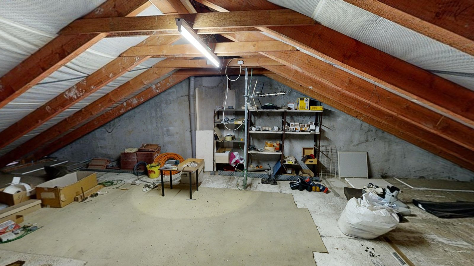 *VERKAUFT* | Einfamilienhaus mit 3 Garagen & Garten in idyllischer Waldrandlage