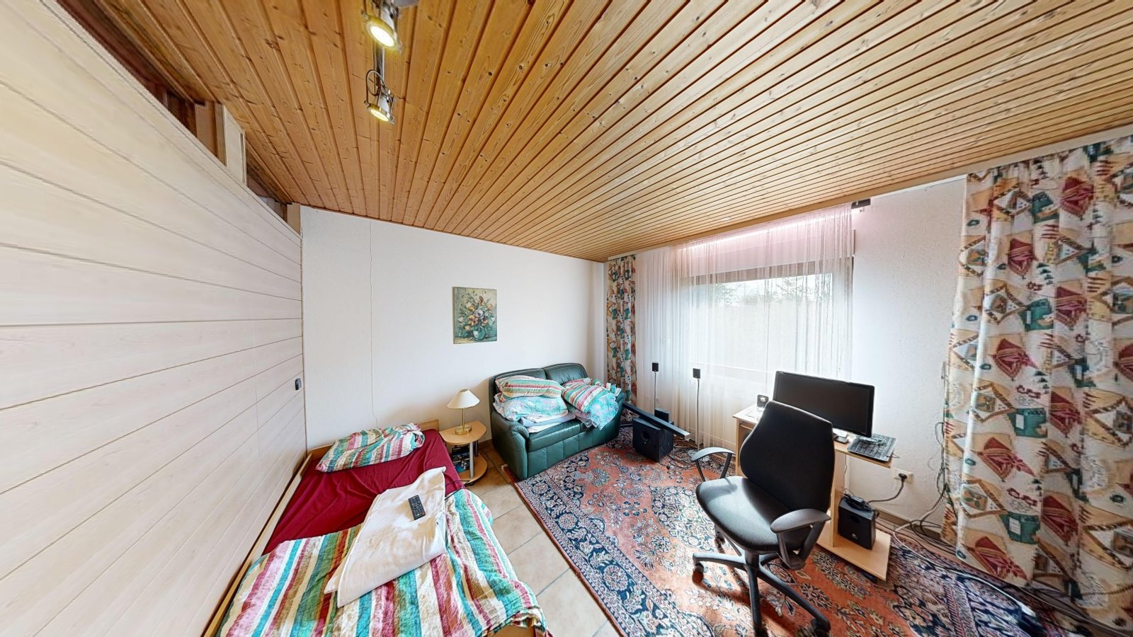 *VERKAUFT* | Einfamilienhaus mit 3 Garagen & Garten in idyllischer Waldrandlage