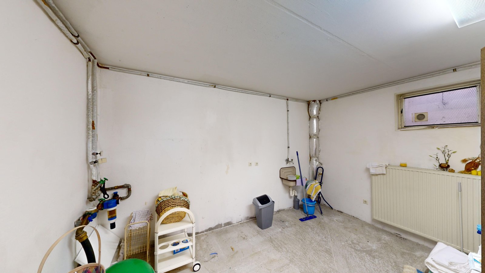 *VERKAUFT* | Einfamilienhaus mit 3 Garagen & Garten in idyllischer Waldrandlage