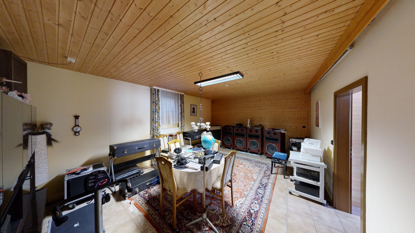 *VERKAUFT* | Einfamilienhaus mit 3 Garagen & Garten in idyllischer Waldrandlage