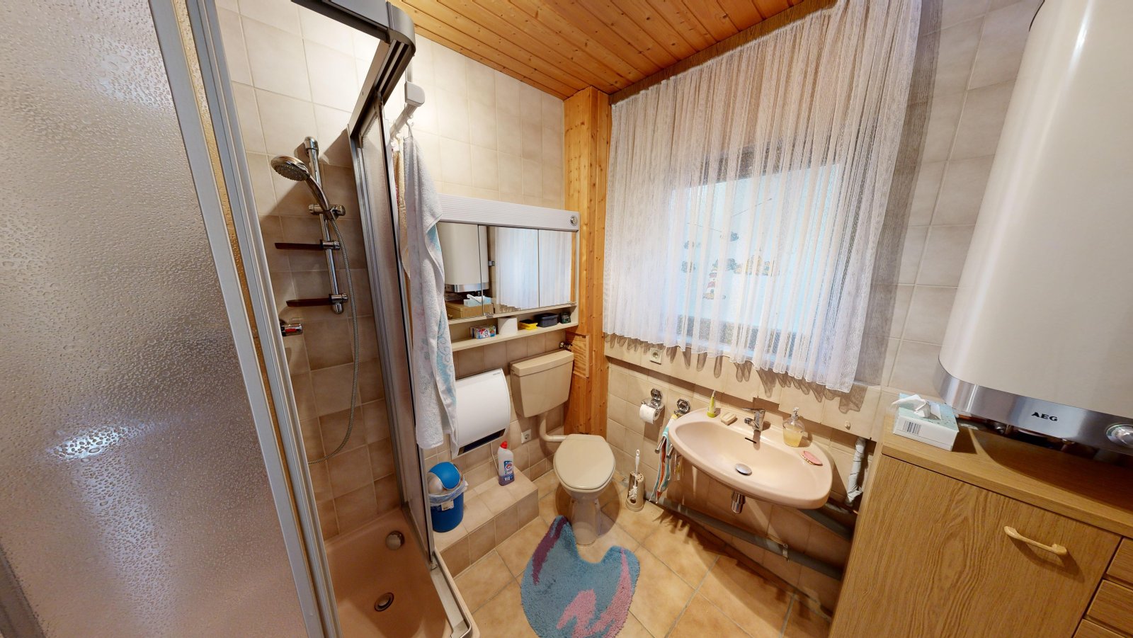 *VERKAUFT* | Einfamilienhaus mit 3 Garagen & Garten in idyllischer Waldrandlage