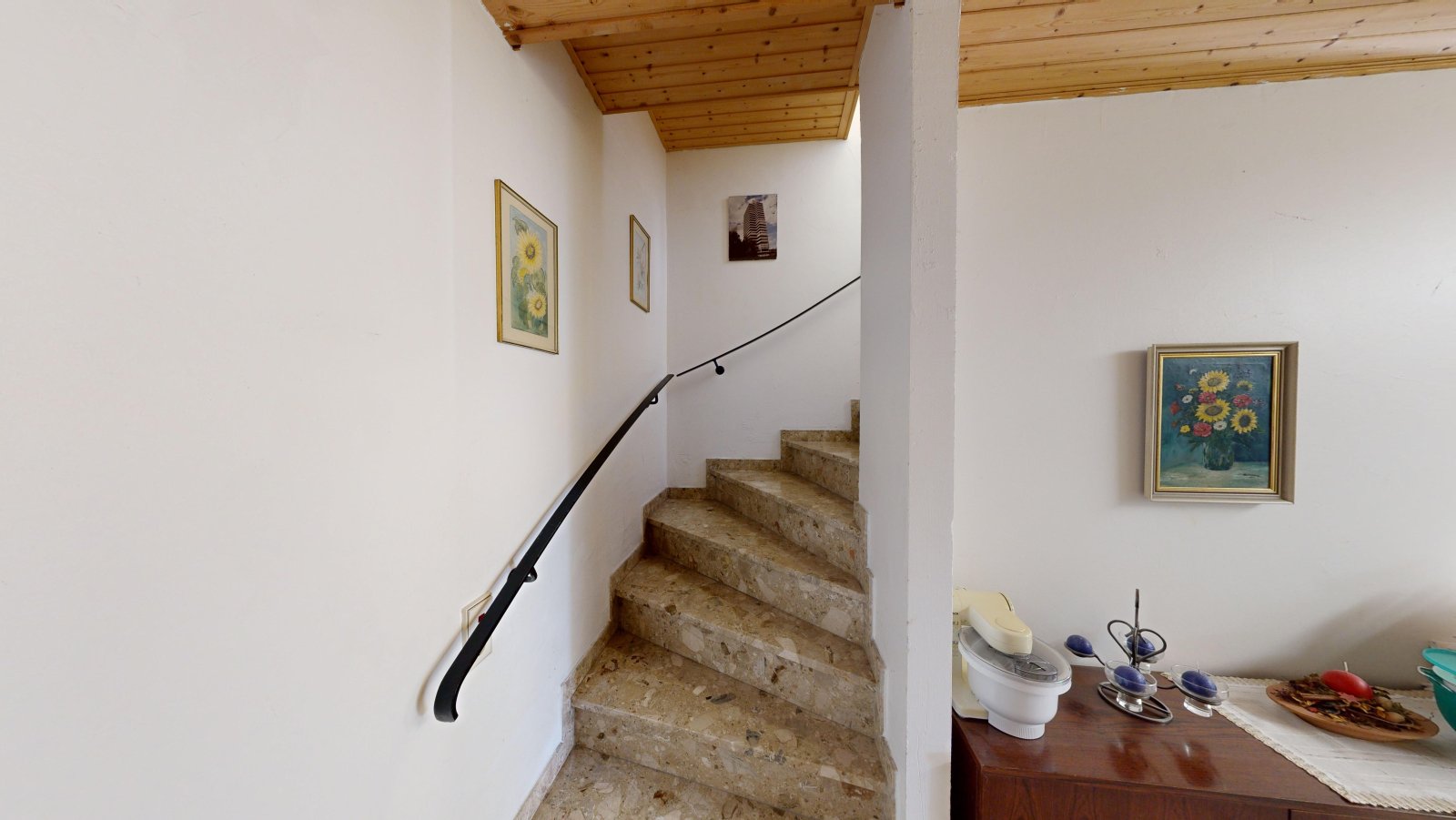 *VERKAUFT* | Einfamilienhaus mit 3 Garagen & Garten in idyllischer Waldrandlage