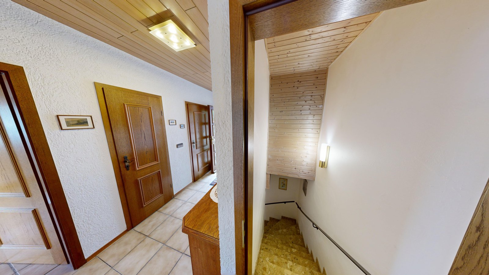 *VERKAUFT* | Einfamilienhaus mit 3 Garagen & Garten in idyllischer Waldrandlage