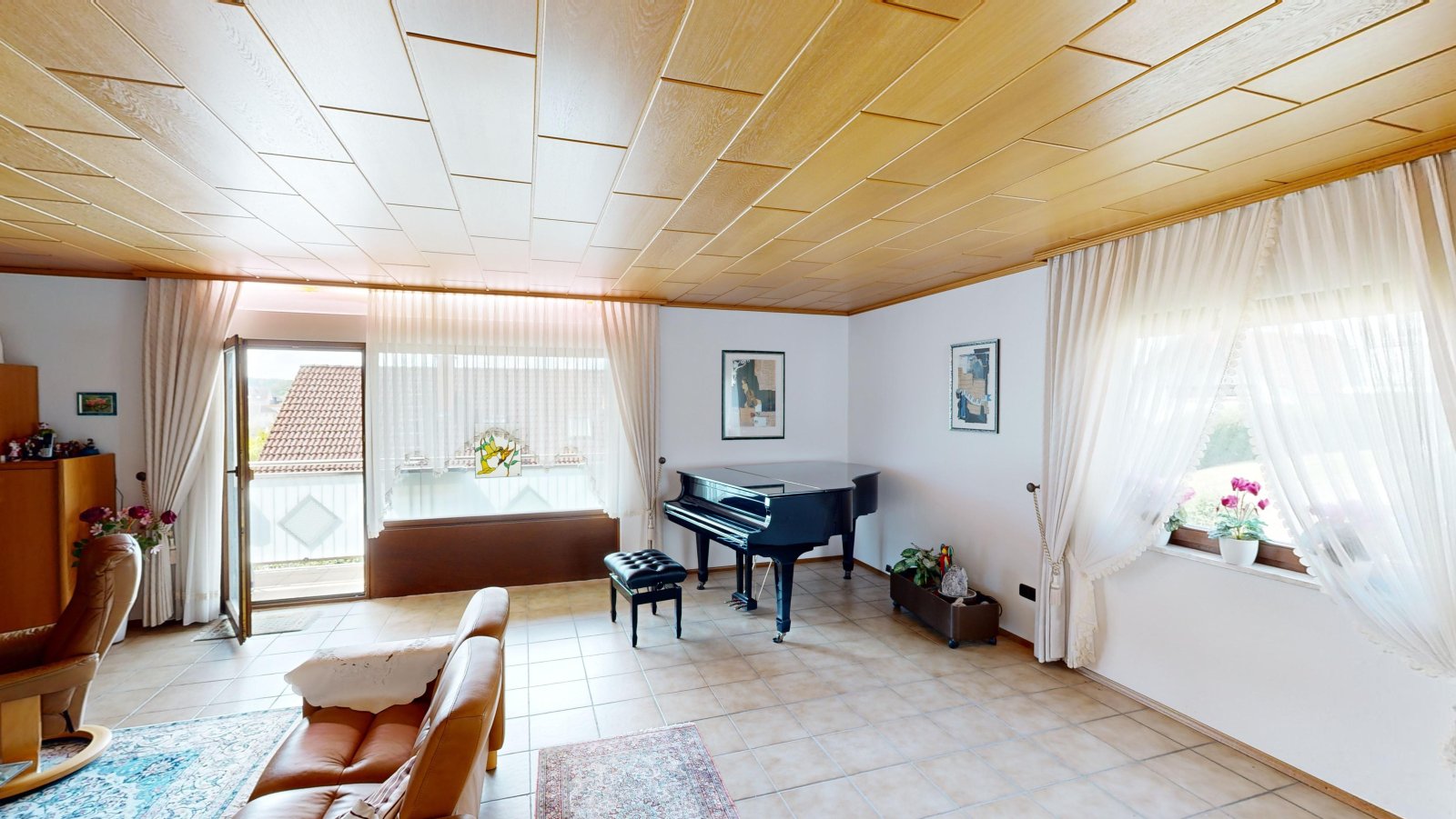 *VERKAUFT* | Einfamilienhaus mit 3 Garagen & Garten in idyllischer Waldrandlage