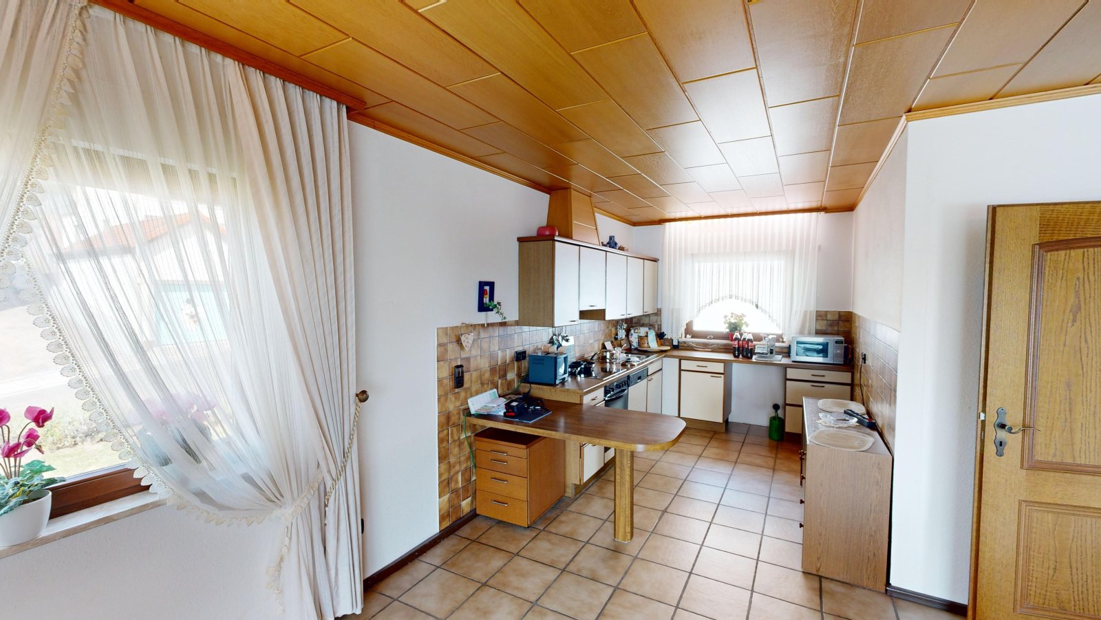 *VERKAUFT* | Einfamilienhaus mit 3 Garagen & Garten in idyllischer Waldrandlage