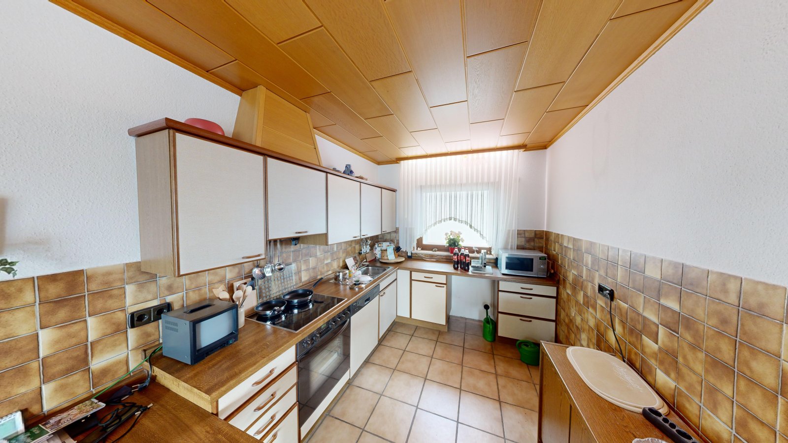 *VERKAUFT* | Einfamilienhaus mit 3 Garagen & Garten in idyllischer Waldrandlage