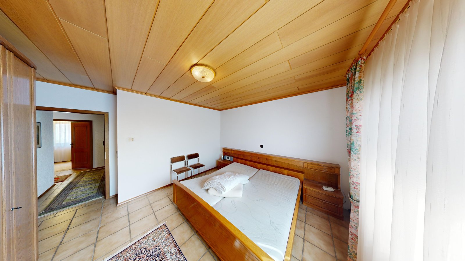 *VERKAUFT* | Einfamilienhaus mit 3 Garagen & Garten in idyllischer Waldrandlage