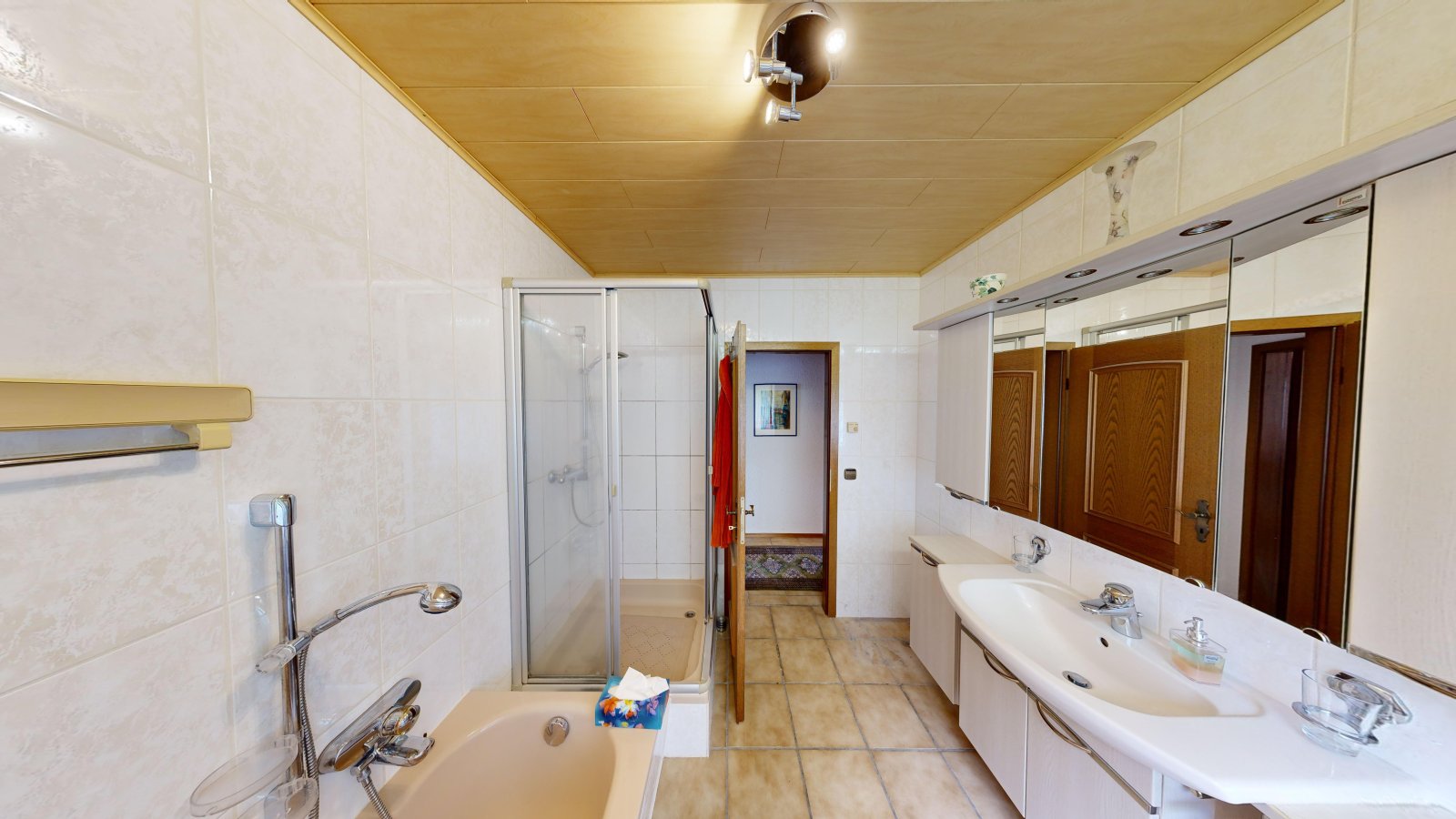 *VERKAUFT* | Einfamilienhaus mit 3 Garagen & Garten in idyllischer Waldrandlage