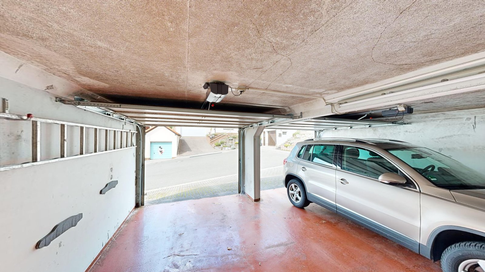 *VERKAUFT* | Einfamilienhaus mit 3 Garagen & Garten in idyllischer Waldrandlage