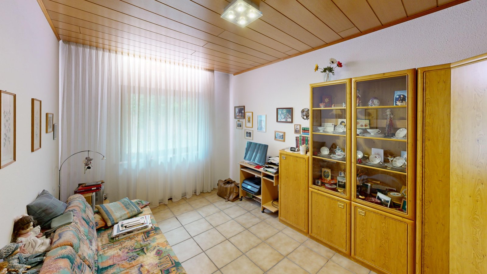 *VERKAUFT* | Einfamilienhaus mit 3 Garagen & Garten in idyllischer Waldrandlage