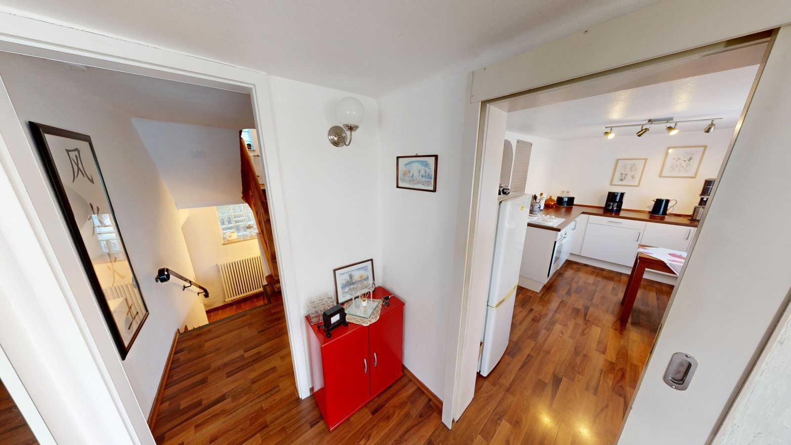 *VERKAUFT* | Einfamilienhaus mit Einliegerwohnung, 3 Garagen & Garten in attraktiver Wohnlage