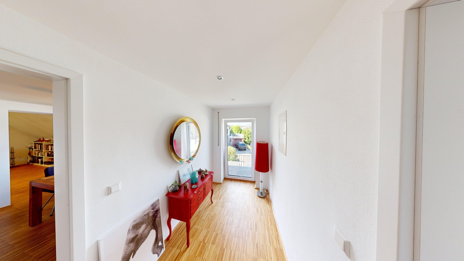 *VERKAUFT* | Einfamilienhaus mit Einliegerwohnung, 3 Garagen & Garten in attraktiver Wohnlage