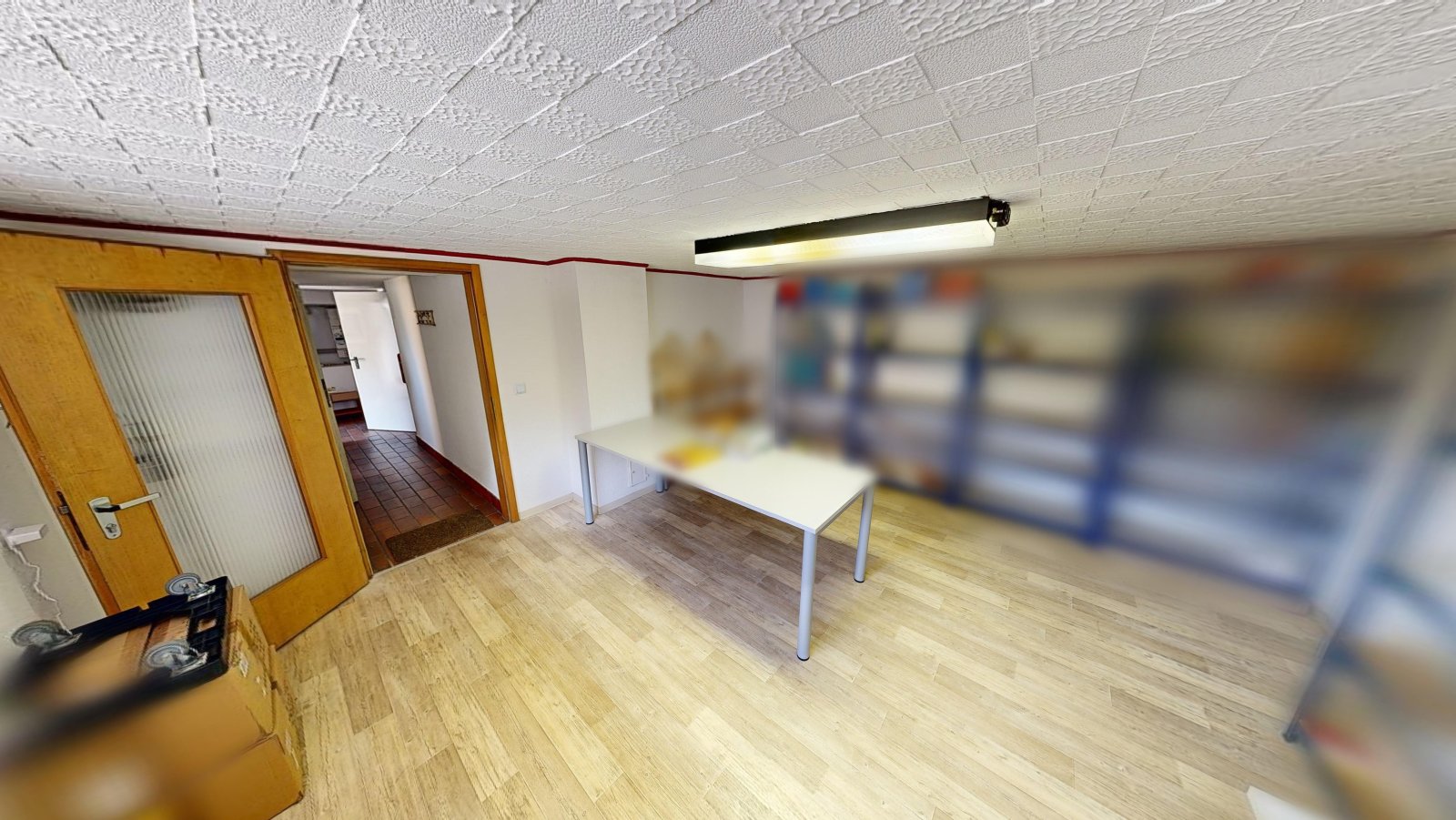 *VERKAUFT* | Einfamilienhaus mit Einliegerwohnung, 3 Garagen & Garten in attraktiver Wohnlage