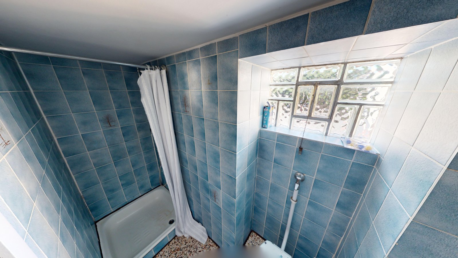 *VERKAUFT* | Einfamilienhaus mit Einliegerwohnung, 3 Garagen & Garten in attraktiver Wohnlage