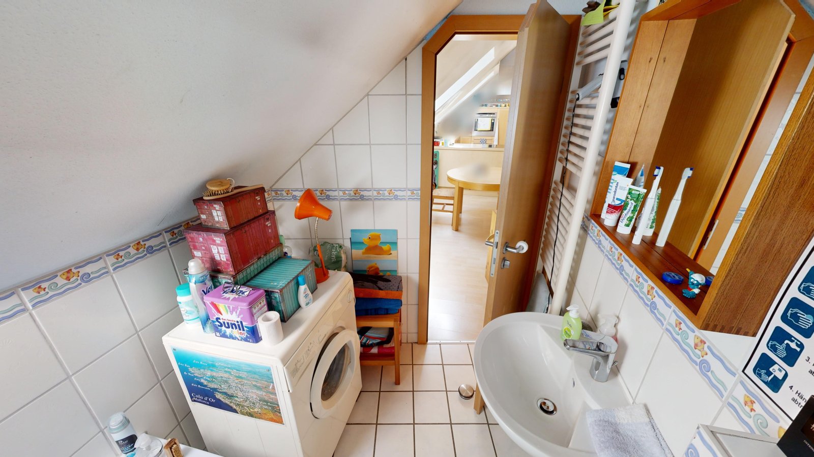 *VERKAUFT* | Einfamilienhaus mit Einliegerwohnung, 3 Garagen & Garten in attraktiver Wohnlage