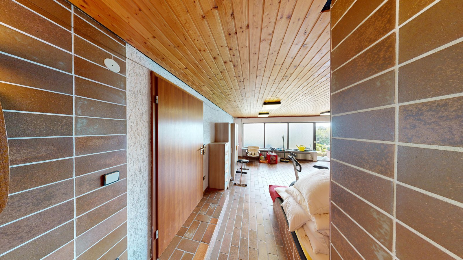 *VERKAUFT* | Einfamilienhaus im romantischen Landhausstil mit großem Garten, Schwimmhalle und Garage