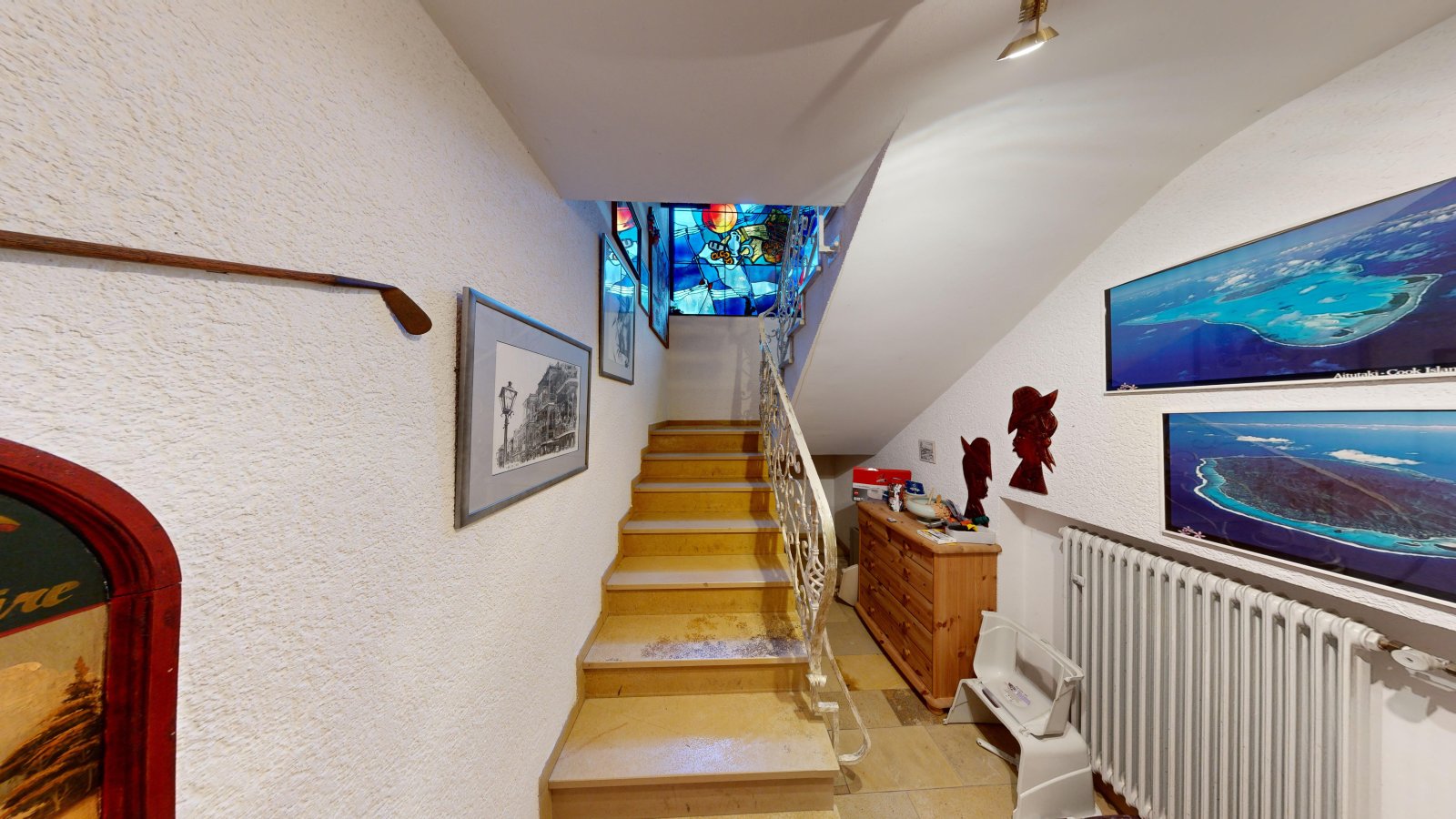 *VERKAUFT* | Einfamilienhaus im romantischen Landhausstil mit großem Garten, Schwimmhalle und Garage