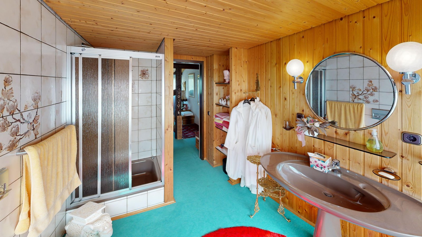 *VERKAUFT* | Einfamilienhaus im romantischen Landhausstil mit großem Garten, Schwimmhalle und Garage