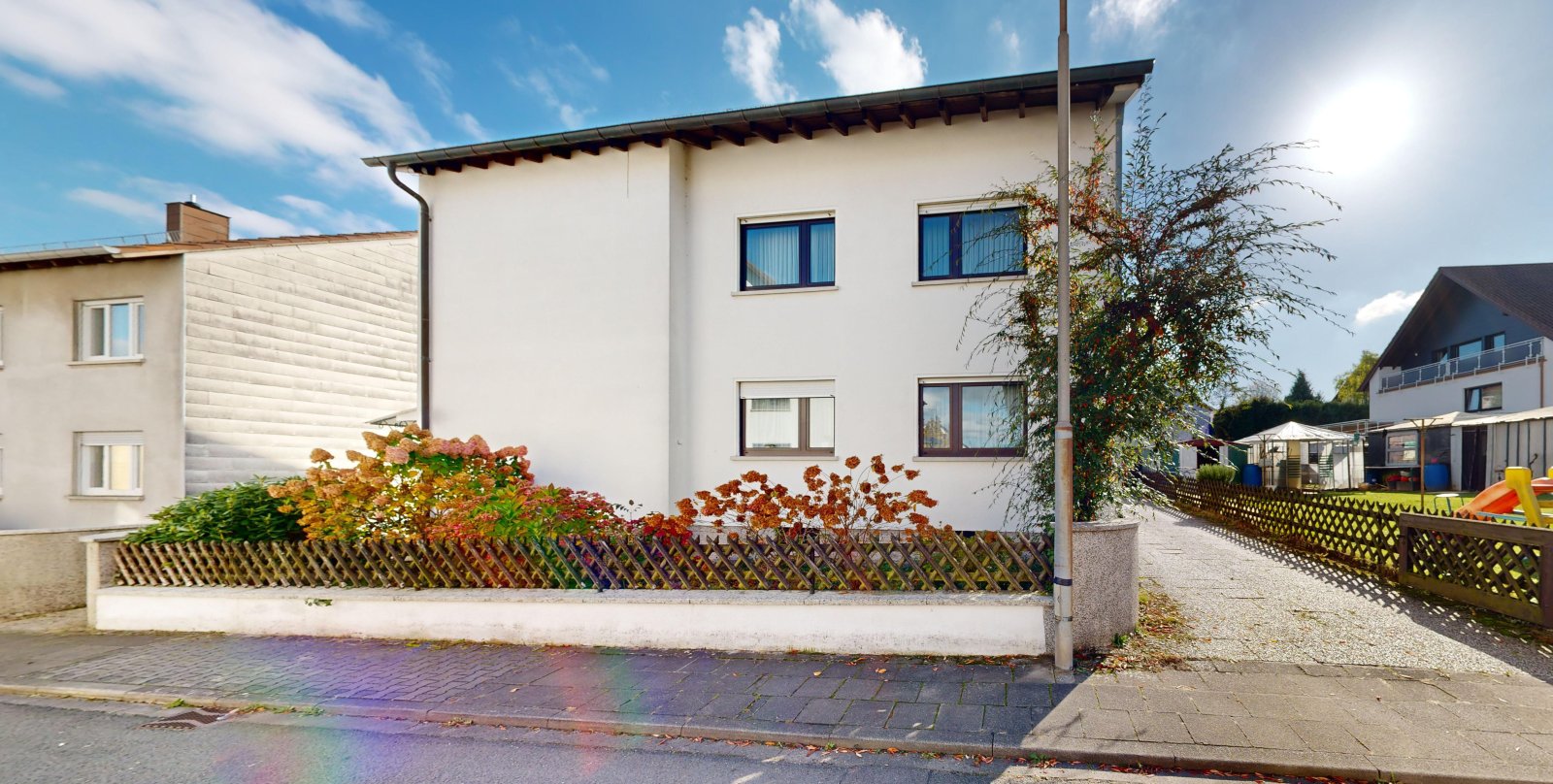 *VERKAUFT* | Von Kapitalanlage bis Mehrgenerationenhaus | Zweifamilienhaus mit großem Garten & Garage