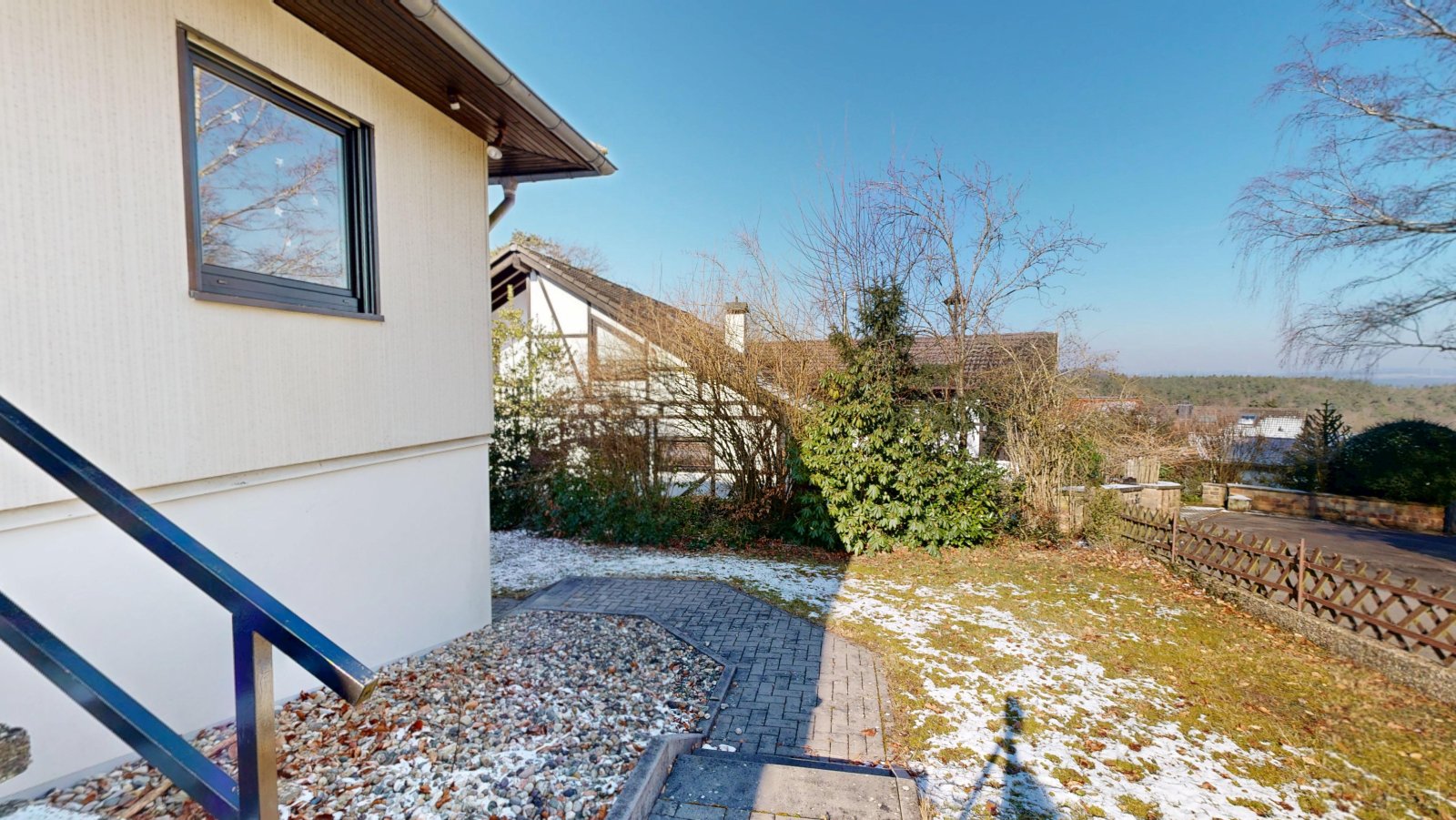 *VERKAUFT* | Erbpacht am Waldrand | Einfamilienhaus mit Einliegerwohnung, Garten & Garage