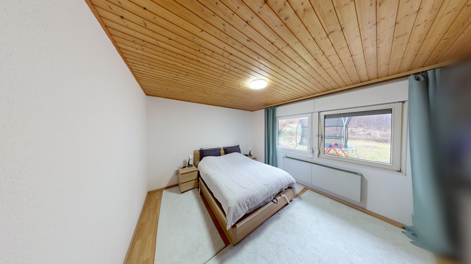 *VERKAUFT* | Erbpacht am Waldrand | Einfamilienhaus mit Einliegerwohnung, Garten & Garage