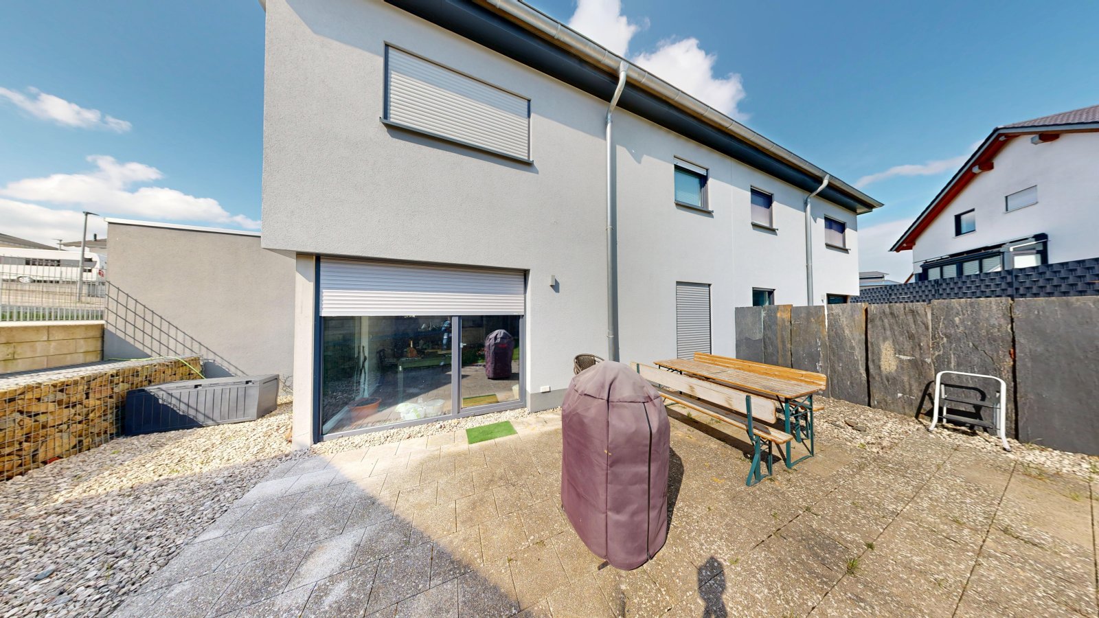 Paketpreis: Zwei Doppelhaushälften mit Garagen & Garten in grüner Ortsrandlage