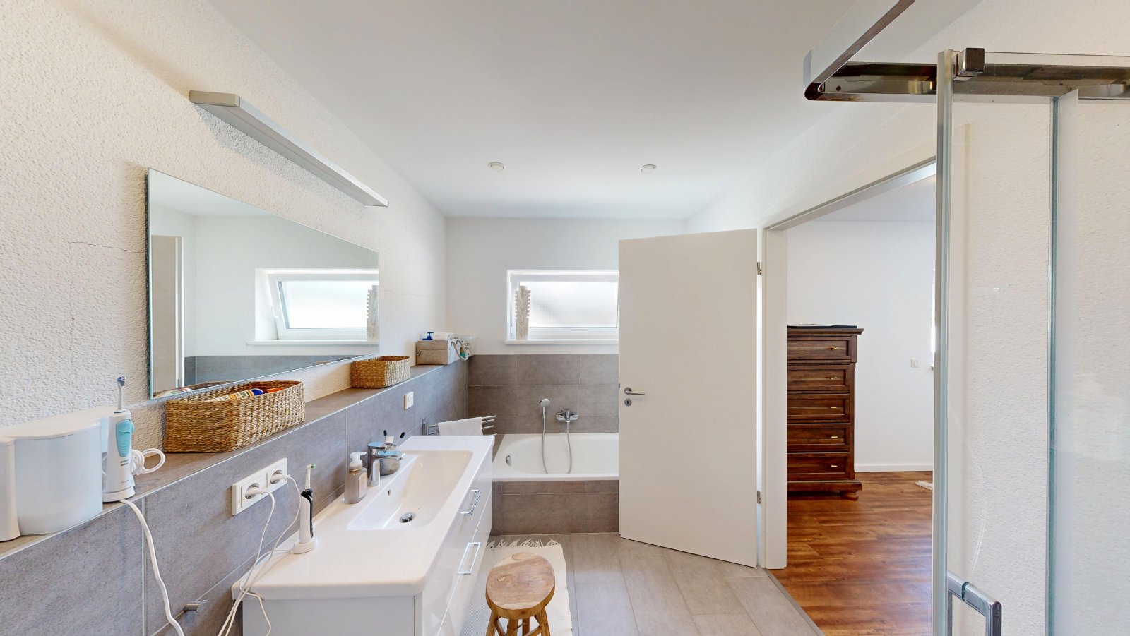 Paketpreis: Zwei Doppelhaushälften mit Garagen & Garten in grüner Ortsrandlage