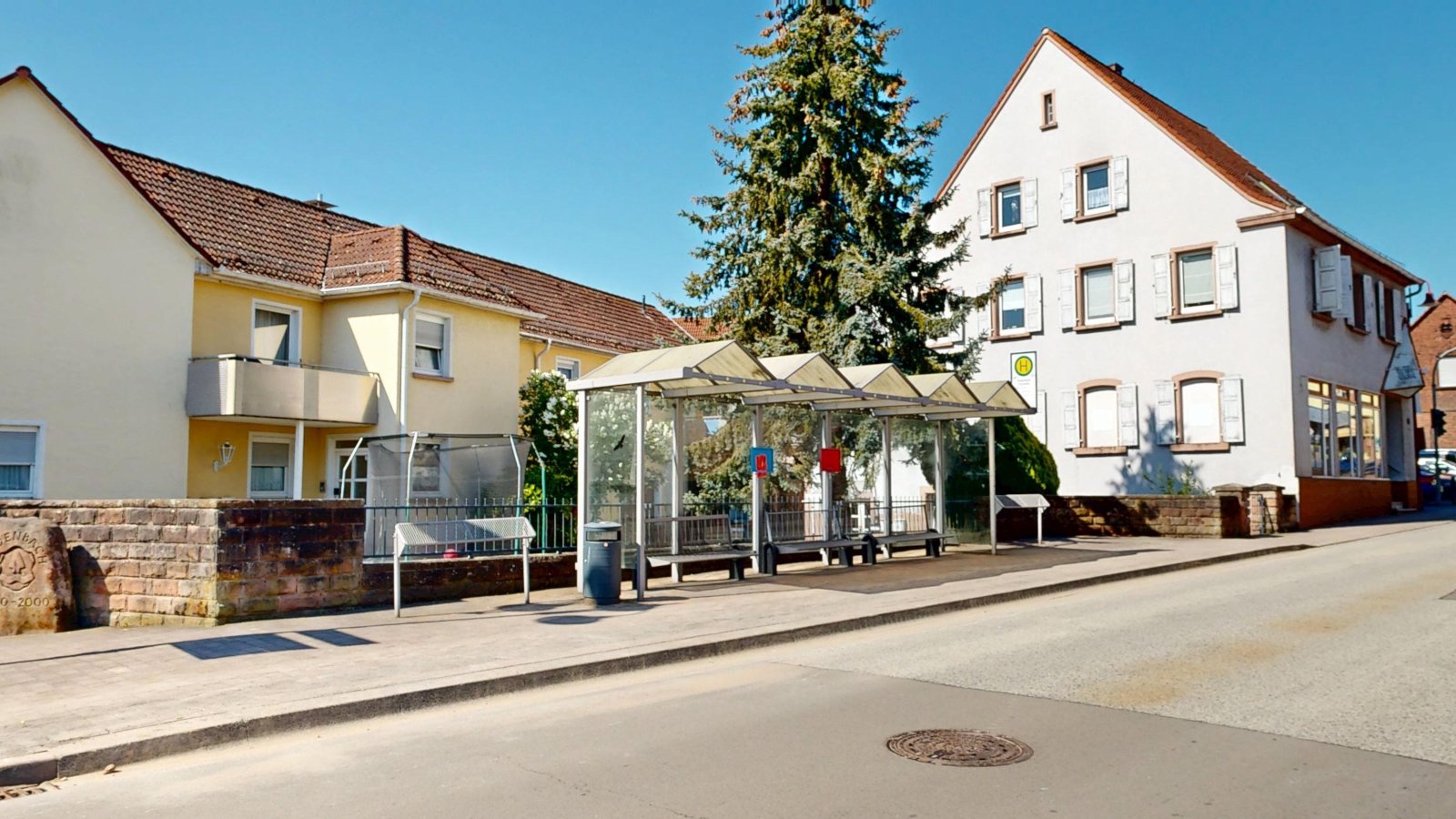 *Reserviert* |Mehrfamilienkomplex mit Gewerbefläche und 5 Wohnungen in gut frequentierter Lage