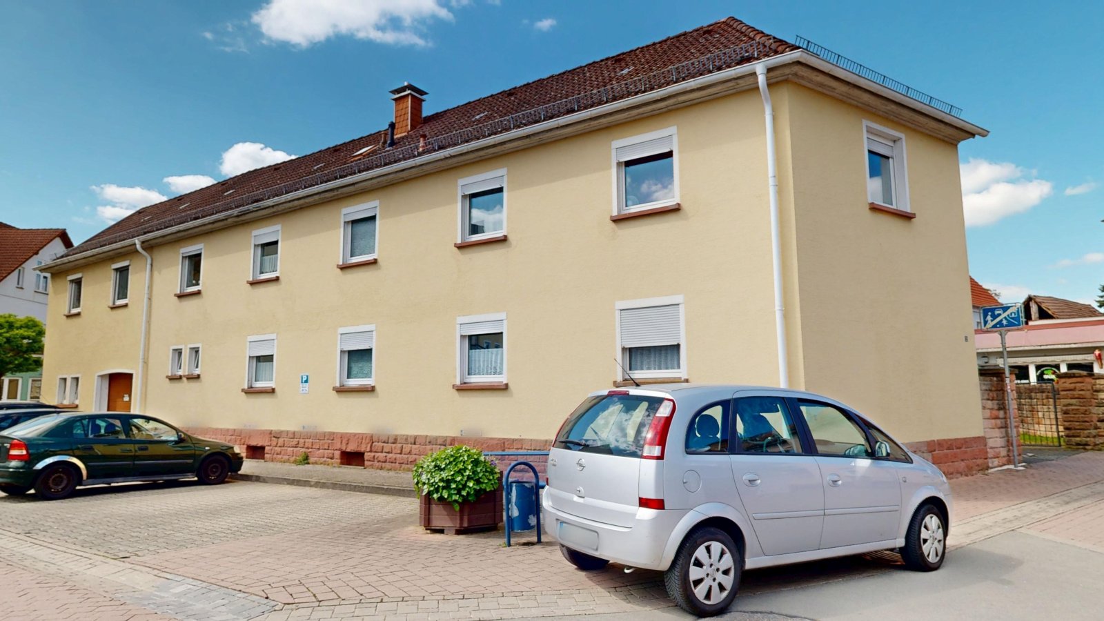 *Reserviert* |Mehrfamilienkomplex mit Gewerbefläche und 5 Wohnungen in gut frequentierter Lage