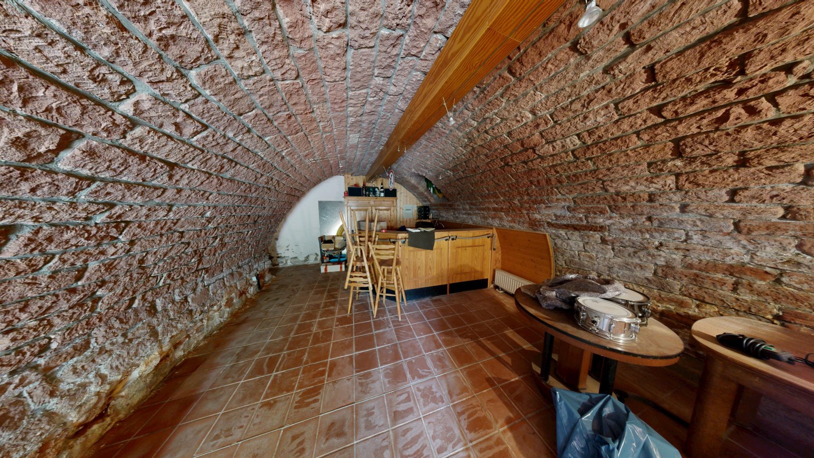 *Reserviert* |Mehrfamilienkomplex mit Gewerbefläche und 5 Wohnungen in gut frequentierter Lage