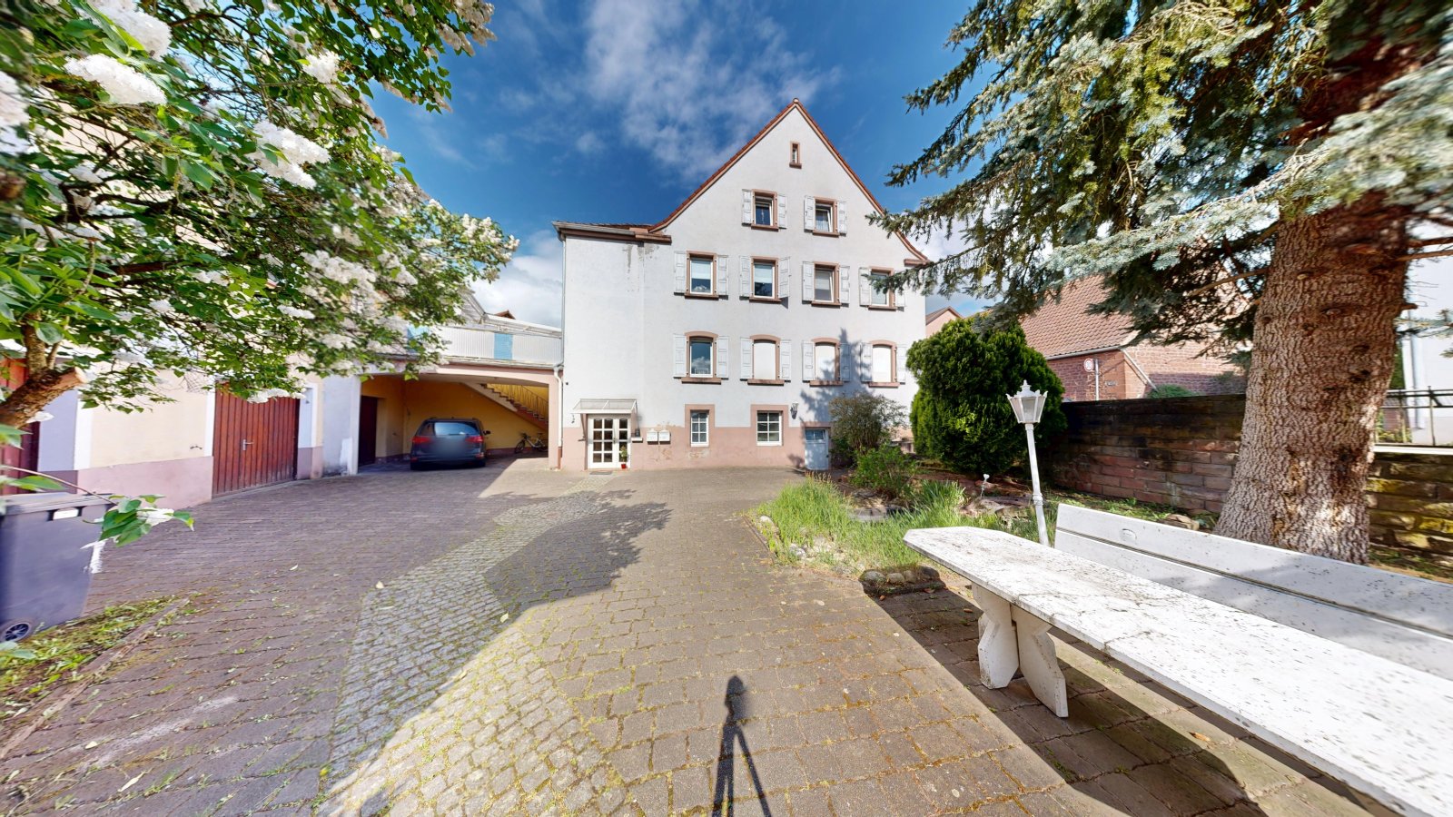 *Reserviert* |Mehrfamilienkomplex mit Gewerbefläche und 5 Wohnungen in gut frequentierter Lage