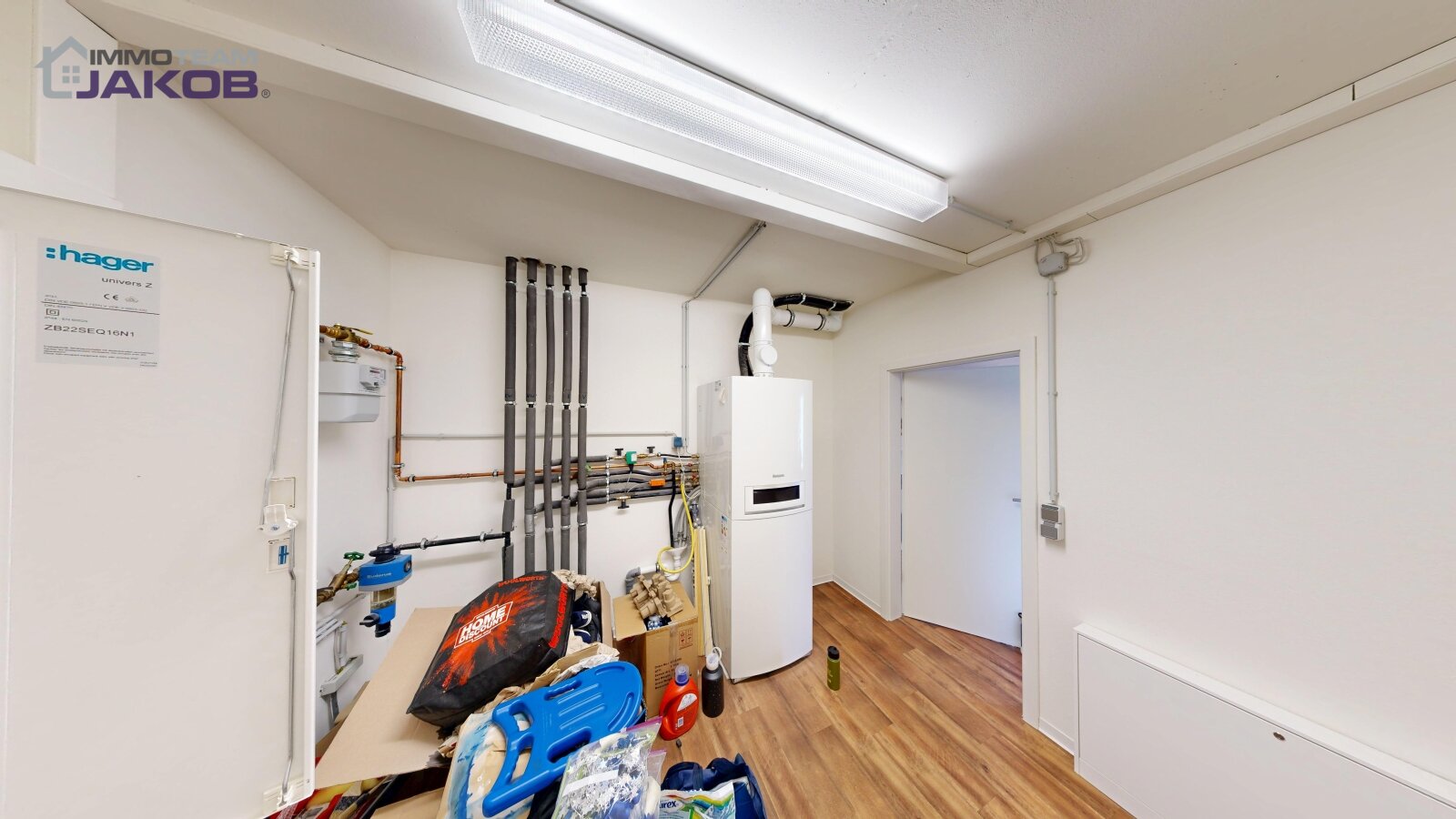 Neuwertiges Einfamilienhaus in grüner Ortsrandlage mit Garten, Dach-Terrasse und Garage