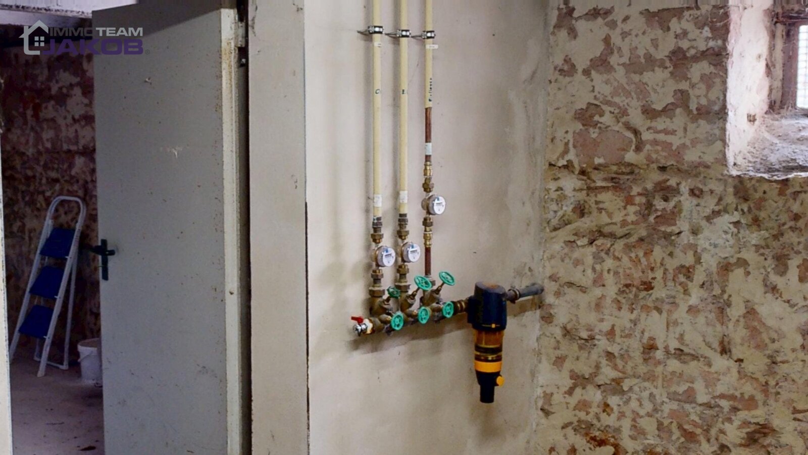 *Reserviert* |Mehrfamilienkomplex mit Gewerbefläche und 5 Wohnungen in gut frequentierter Lage