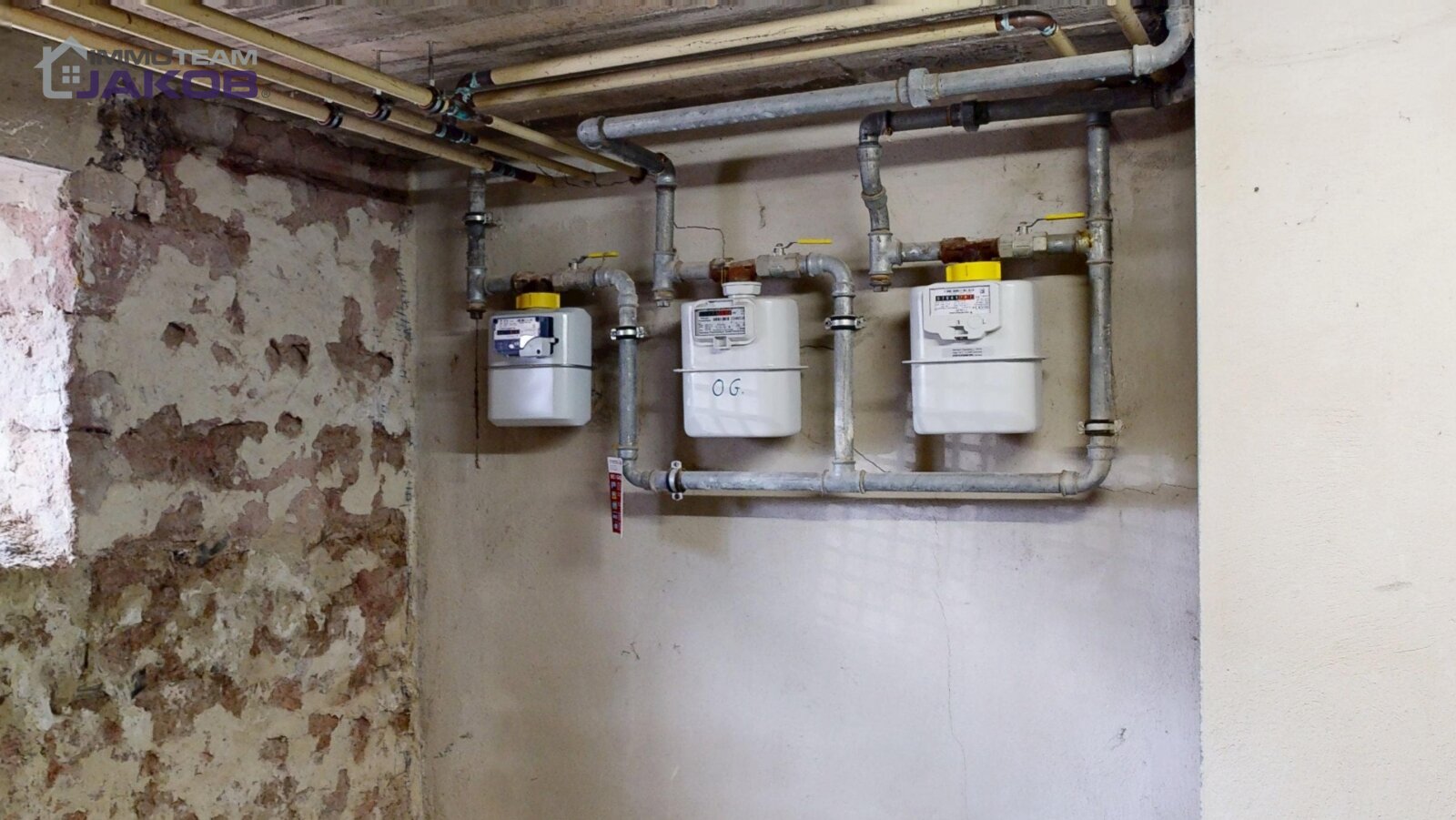 *Reserviert* |Mehrfamilienkomplex mit Gewerbefläche und 5 Wohnungen in gut frequentierter Lage