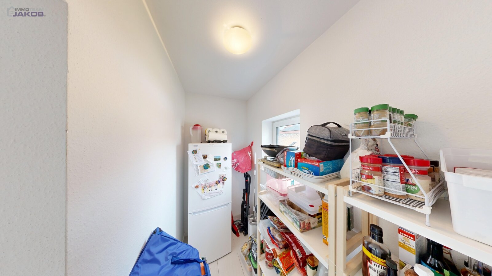 Neuwertiges Einfamilienhaus mit Garten & Carport in Feldrandlage