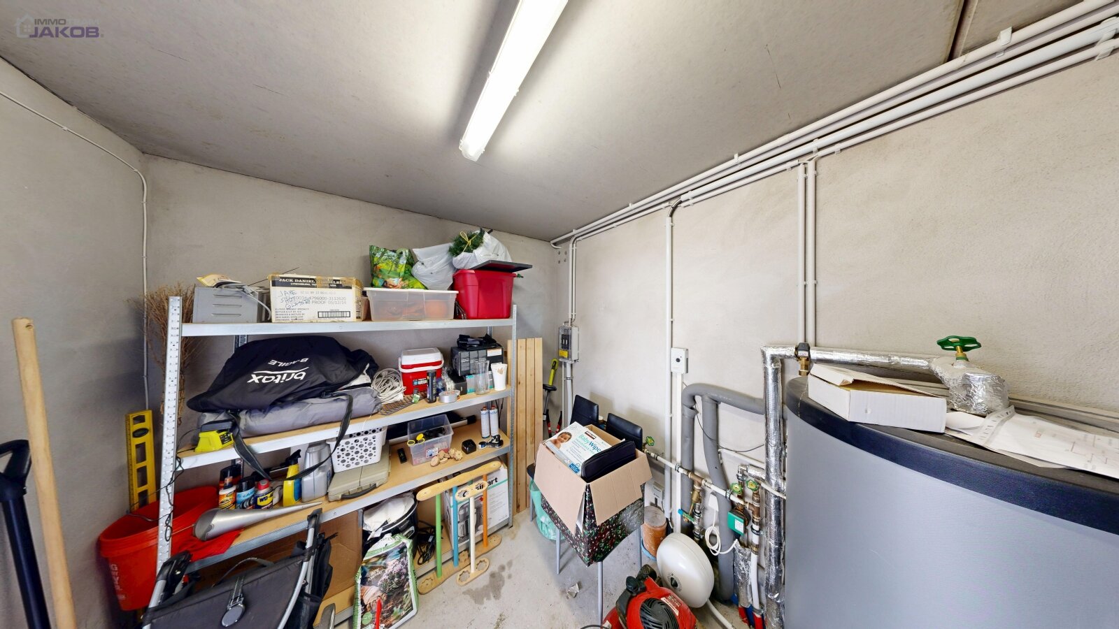 Neuwertiges Einfamilienhaus mit Garten & Carport in Feldrandlage