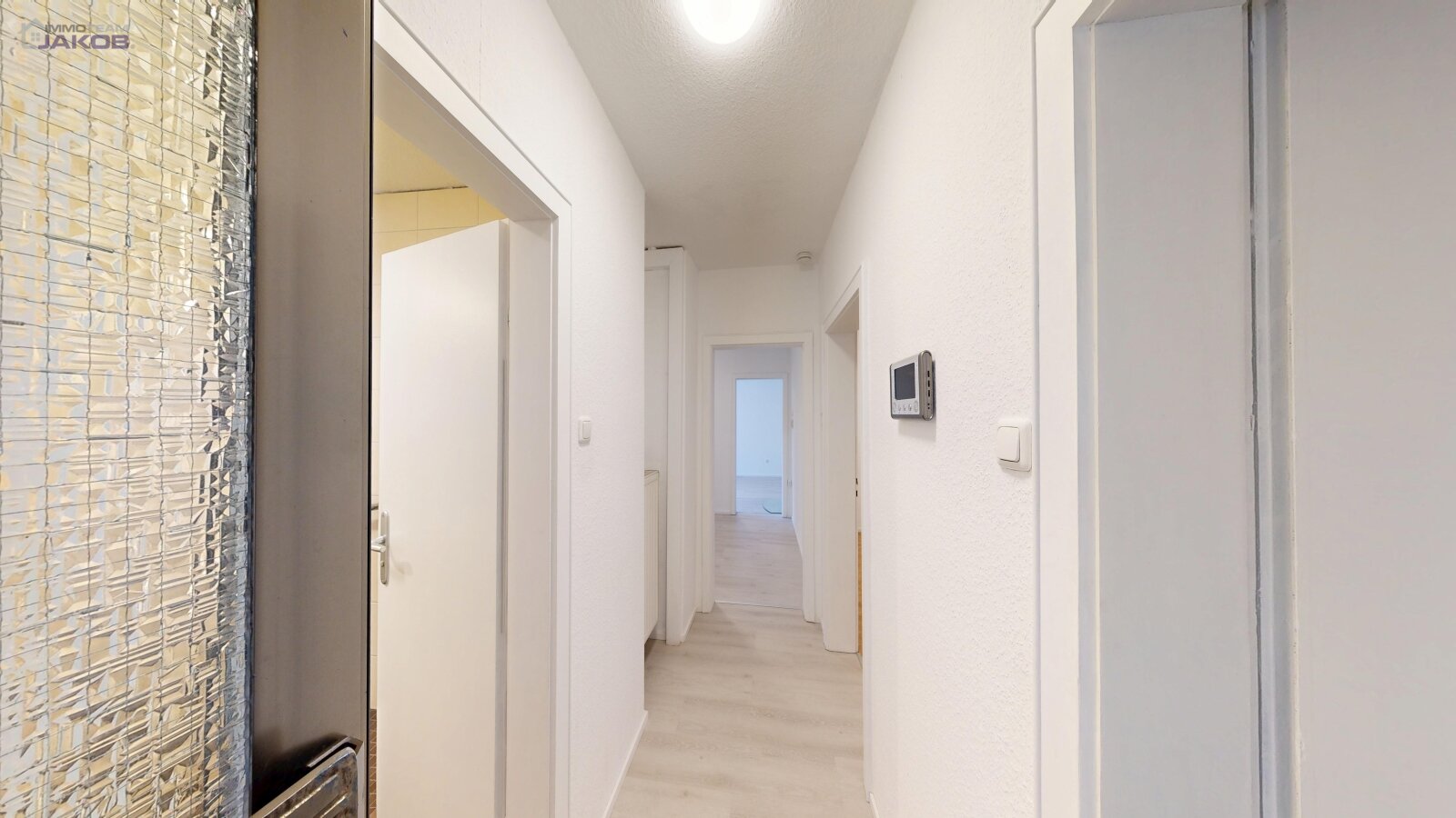 *VERKAUFT* | Freistehendes Zweifamilienhaus mit Garten & Garagen in familienfreundlicher Wohnlage