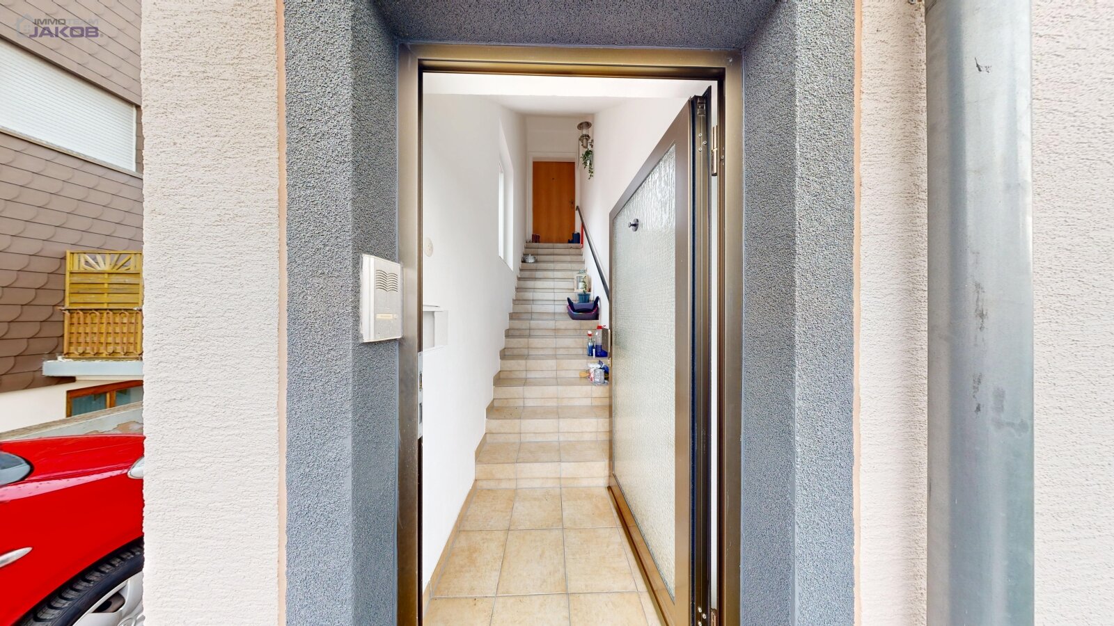 *VERKAUFT* | Freistehendes Zweifamilienhaus mit Garten & Garagen in familienfreundlicher Wohnlage