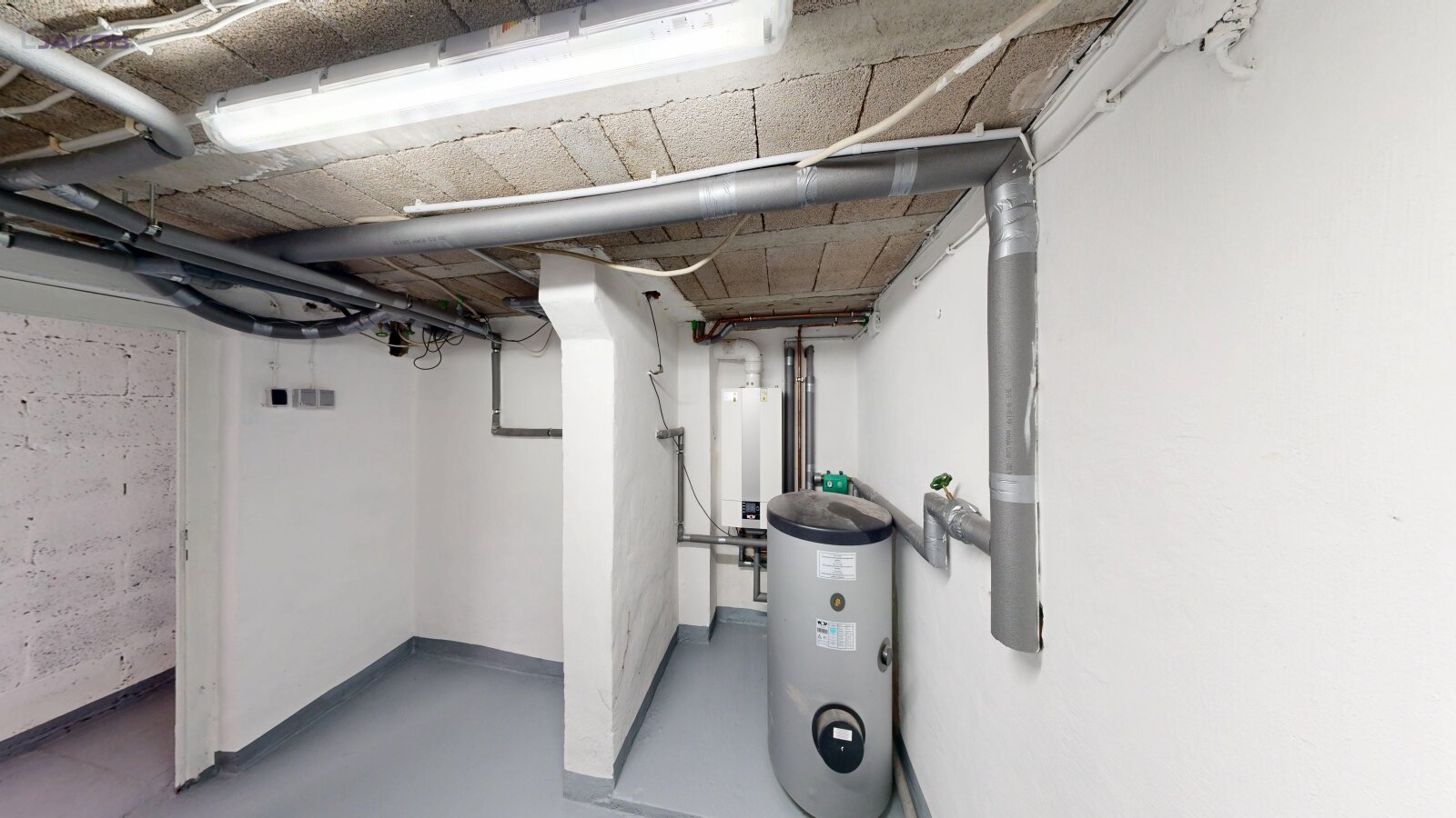 *VERKAUFT* | Freistehendes Zweifamilienhaus mit Garten & Garagen in familienfreundlicher Wohnlage