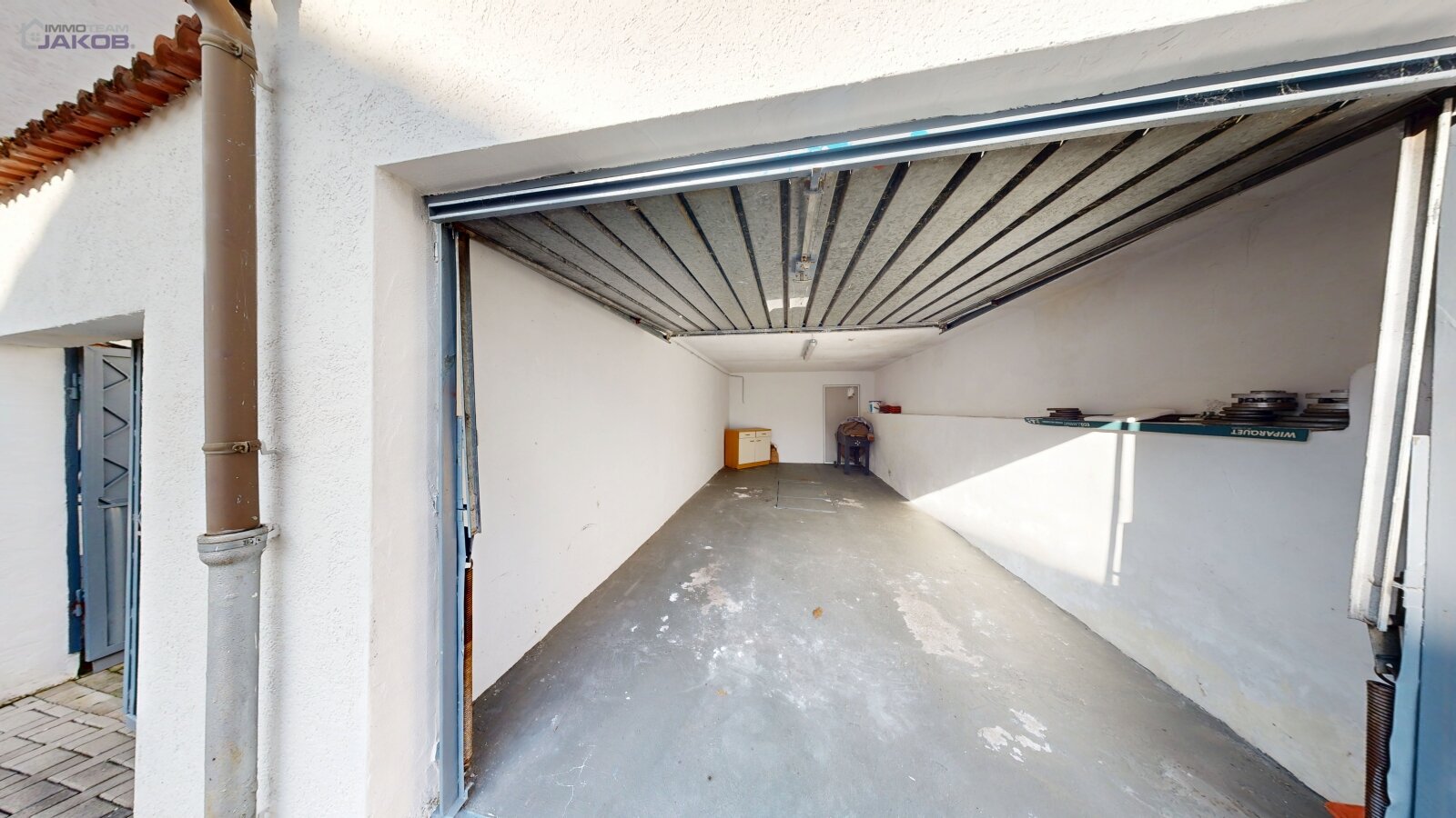 Ein-/Zweifamilienhaus mit Garage und Stellplatz in Miesenbach