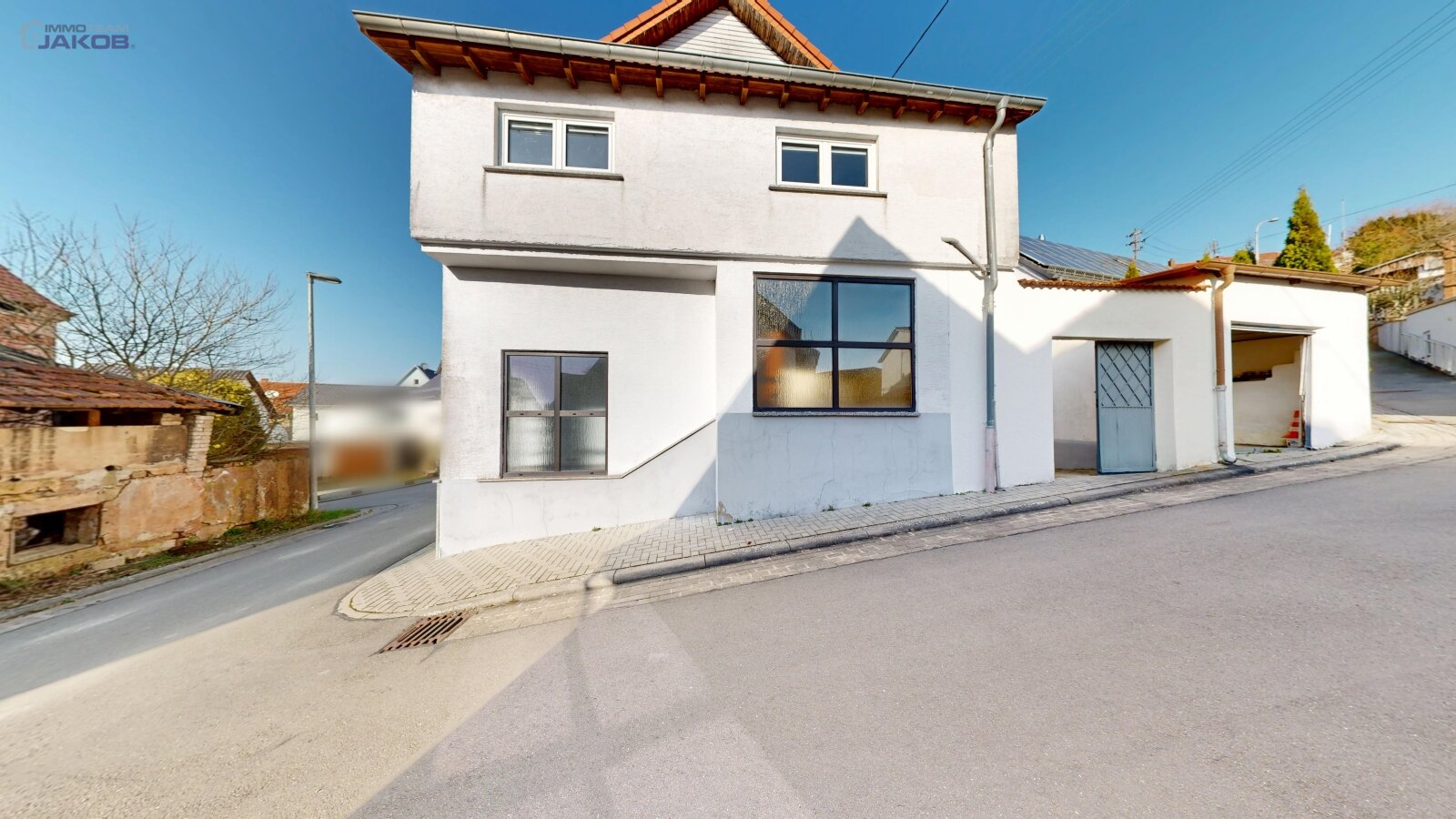 Ein-/Zweifamilienhaus mit Garage und Stellplatz in Miesenbach