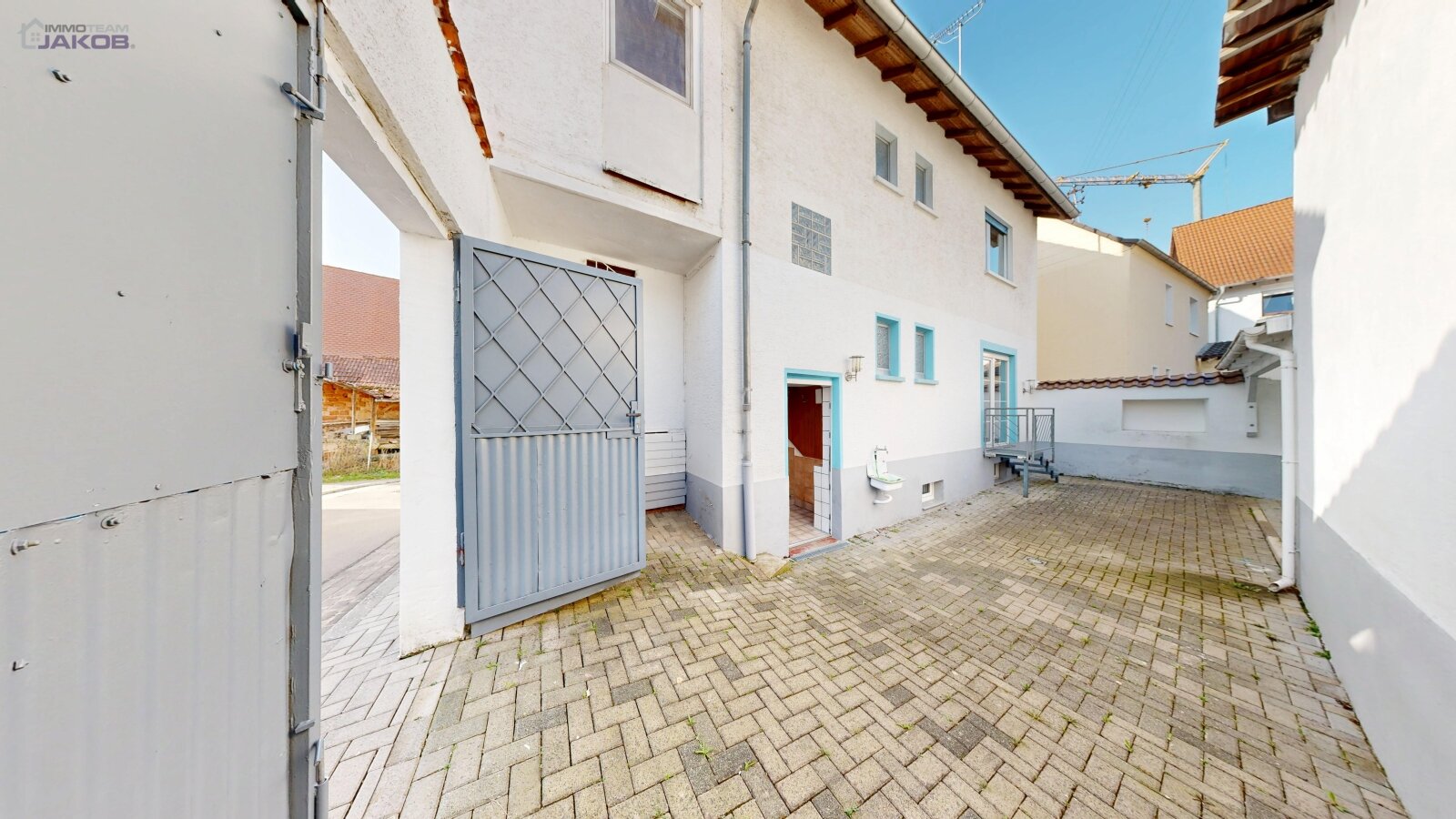 Ein-/Zweifamilienhaus mit Garage und Stellplatz in Miesenbach