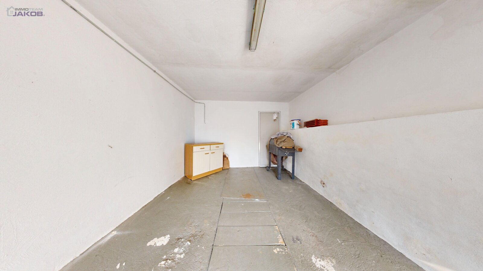 Ein-/Zweifamilienhaus mit Garage und Stellplatz in Miesenbach