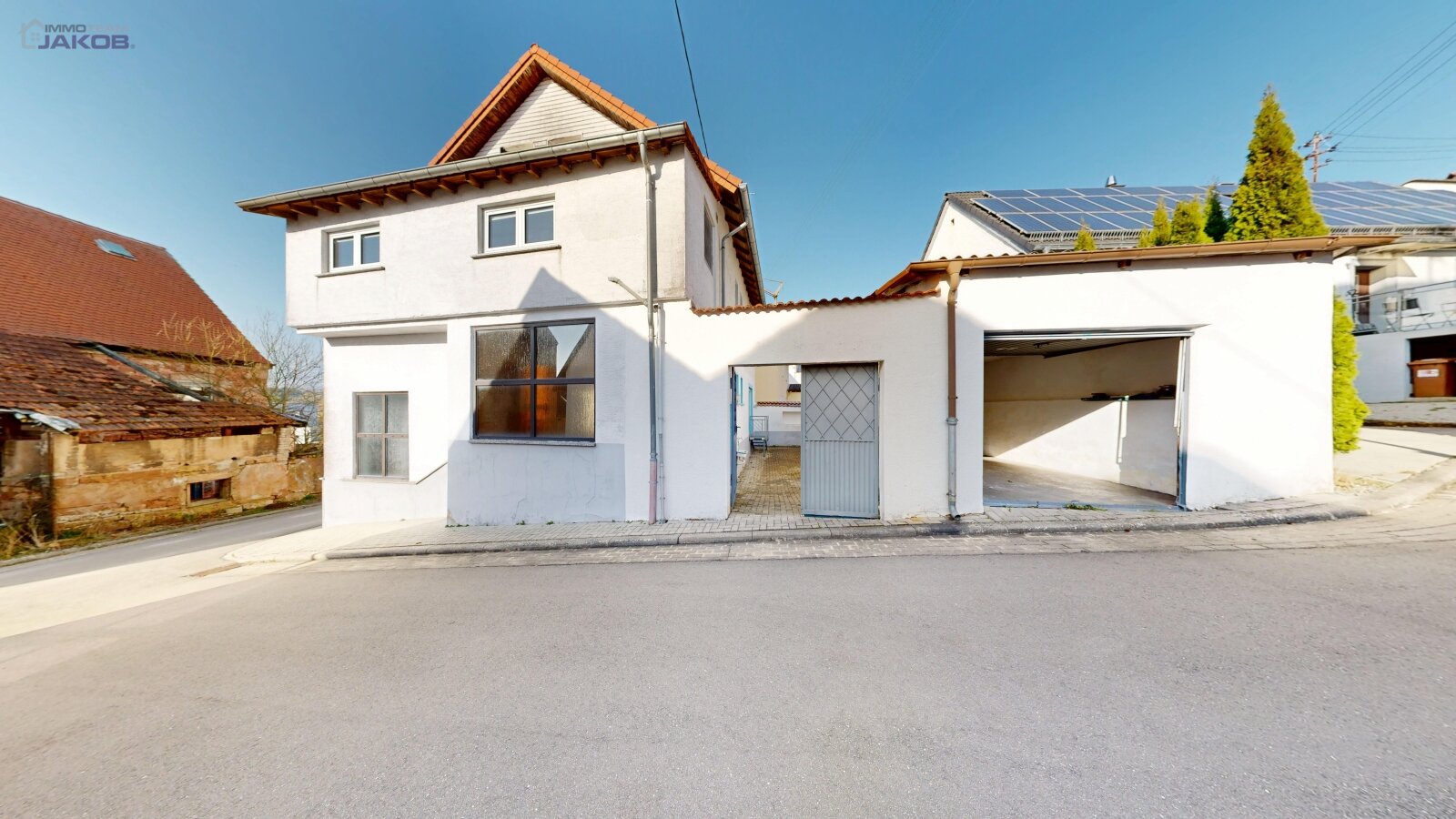 Ein-/Zweifamilienhaus mit Garage und Stellplatz in Miesenbach