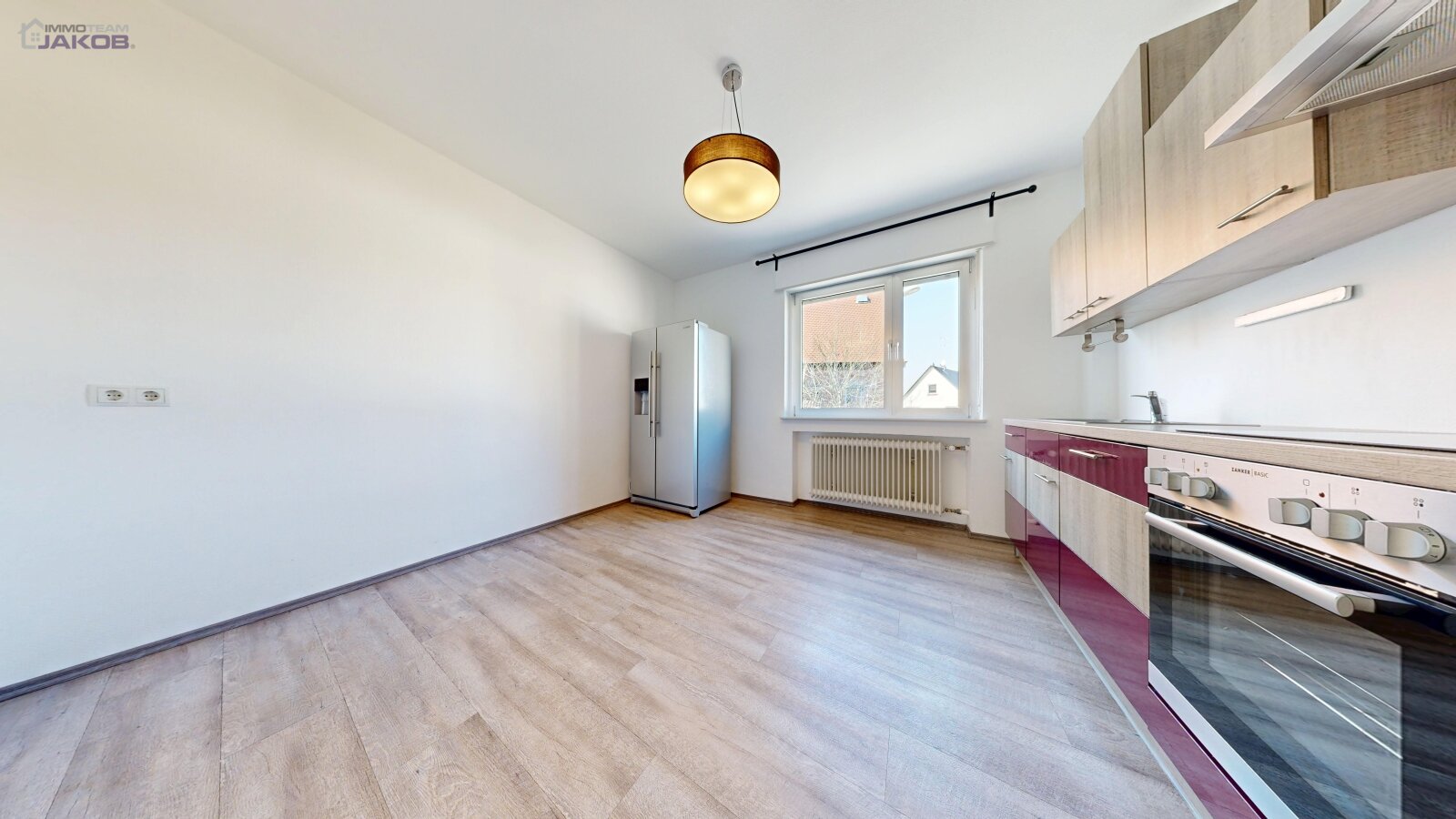 Ein-/Zweifamilienhaus mit Garage und Stellplatz in Miesenbach