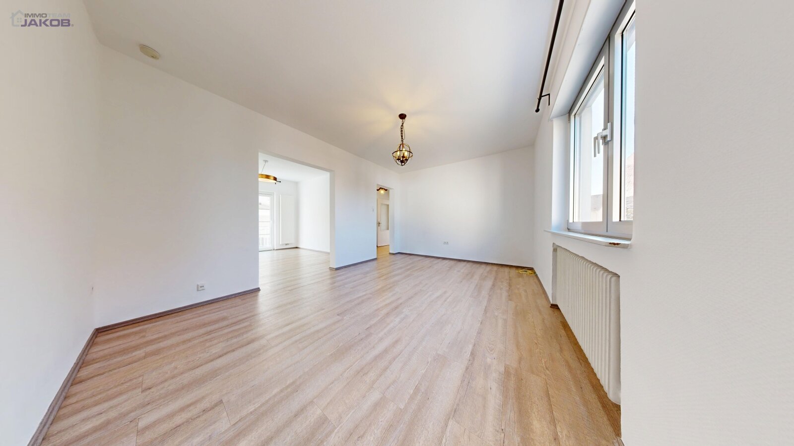 Ein-/Zweifamilienhaus mit Garage und Stellplatz in Miesenbach