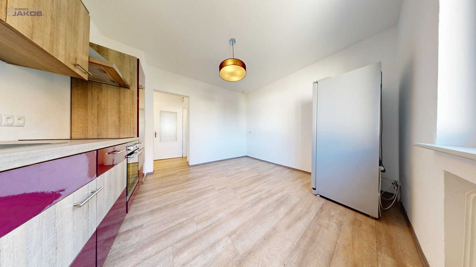 Ein-/Zweifamilienhaus mit Garage und Stellplatz in Miesenbach