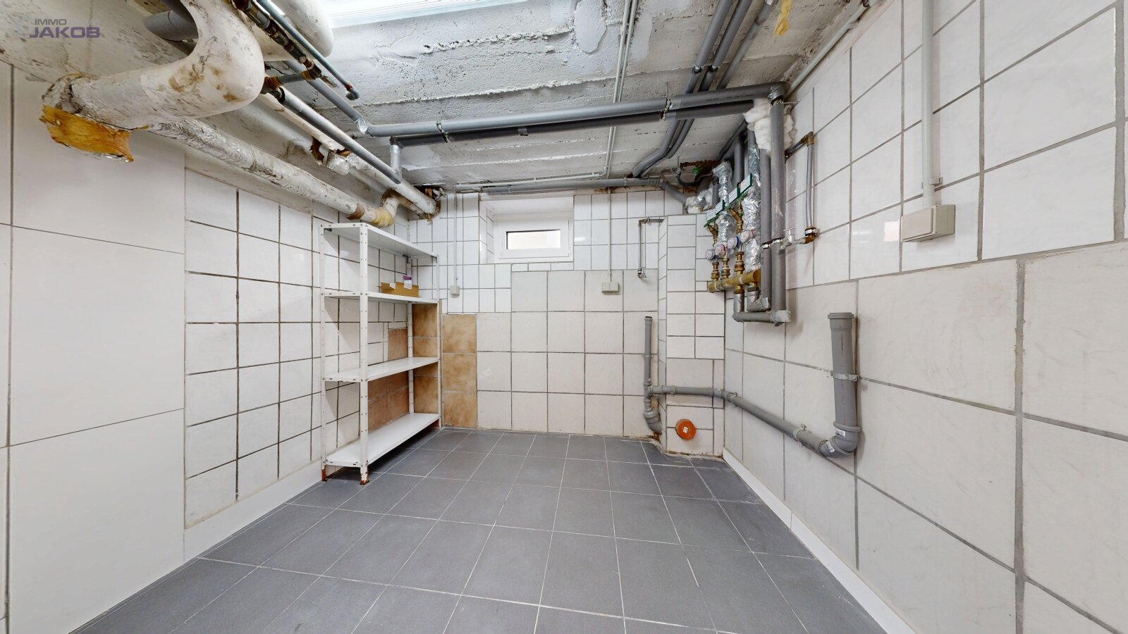 Ein-/Zweifamilienhaus mit Garage und Stellplatz in Miesenbach